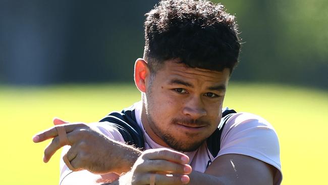 GOLD COAST, AUSTRALIA - JULY 27: Hunter Paisami passes during an Australian Wallabies training session at Royal Pines Resort on July 27, 2022 in Gold Coast, Australia. (Photo by Chris Hyde/Getty Images)