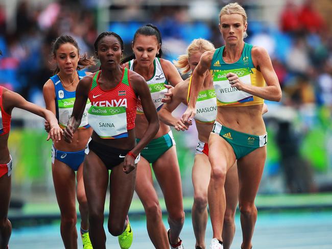 Australia's Eloise Welling (r) gets under way in the Women's 10000m Final on day 1 of the Athletics at the Rio 2016 Olympic Games. Picture: Phil Hillyard