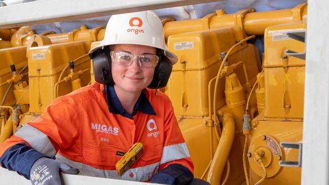 APPLY NOW: Origin Energy has announced the opening of applications for their 2022 traineeships, inviting the next generation of trainees to update their resumes. Pic: Supplied