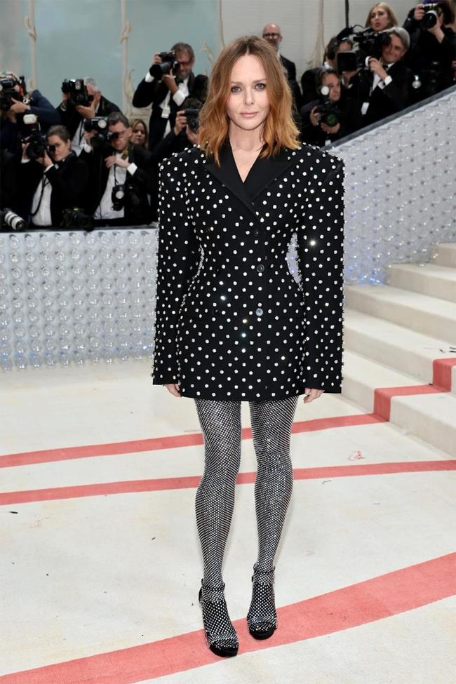 Stella McCartney wears Stella McCartney at the 2023 Met Gala.