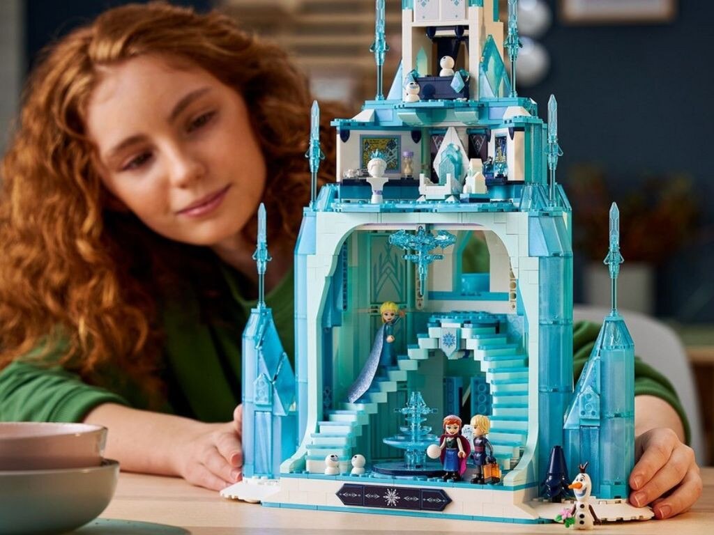 Frozen fans are going to adore this Lego castle.