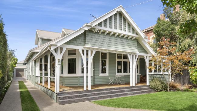 33 Virginia St, Newtown sold for $3.105m.