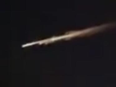 A meteor-like flash across the sky on Friday night captured by Tom Toose. Picture: @ttoose/ Twitter