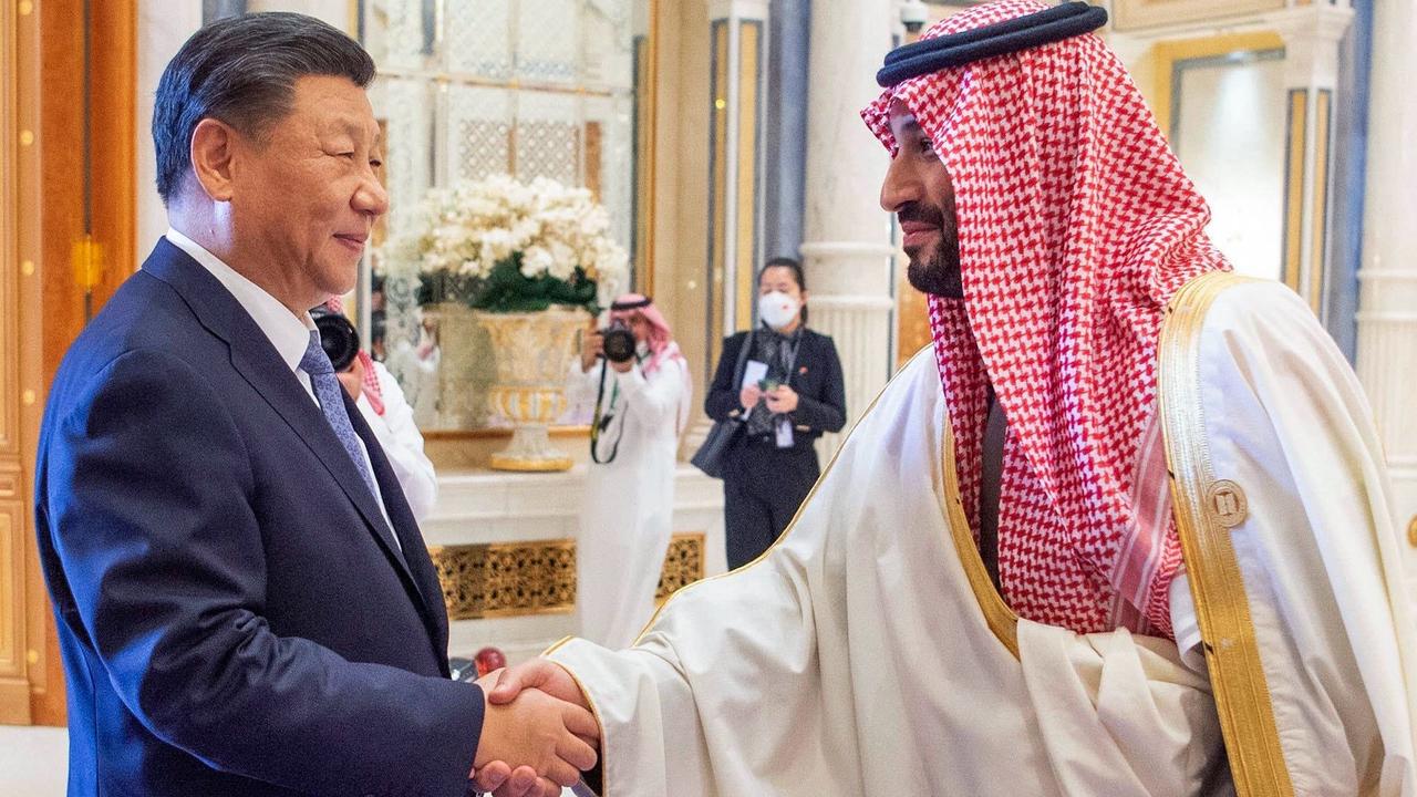 Saudi Crown Prince Mohammed bin Salman (R) shaking hands with Chinese President Xi Jinping during the China-Arab Summit in the Saudi capital Riyadh, on December 9, 2022. Picture: SPA / AFP