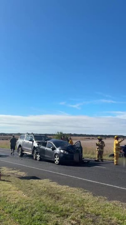 Multi-car smash on Barwon Heads Rd in Connewarre