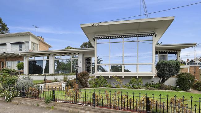 2 Western Beach Rd, Geelong, sold after it was passed in at auction.