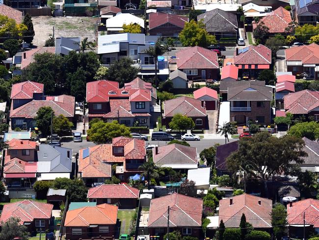 ***FILE IMAGE*** ABS data from the Survey of Income and Housing 2017?18 on Australian housing occupancy, costs and affordability is set to be released today.*** An aerial image shows houses located in the New South Wales suburb of Balmoral (foreground) in the New South Wales city of Sydney, Sunday, 17 February 2019. (AAP Image/Sam Mooy) NO ARCHIVING, EDITORIAL USE ONLY