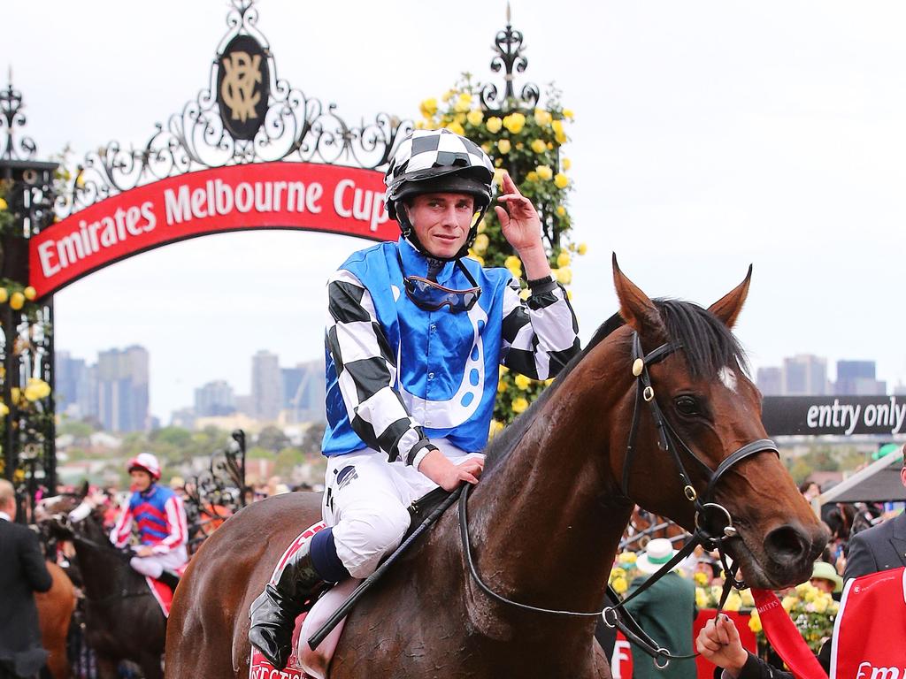 Model Gigi Hadid poses on Melbourne Cup Day at Flemington Racecourse  News Photo - Getty Images