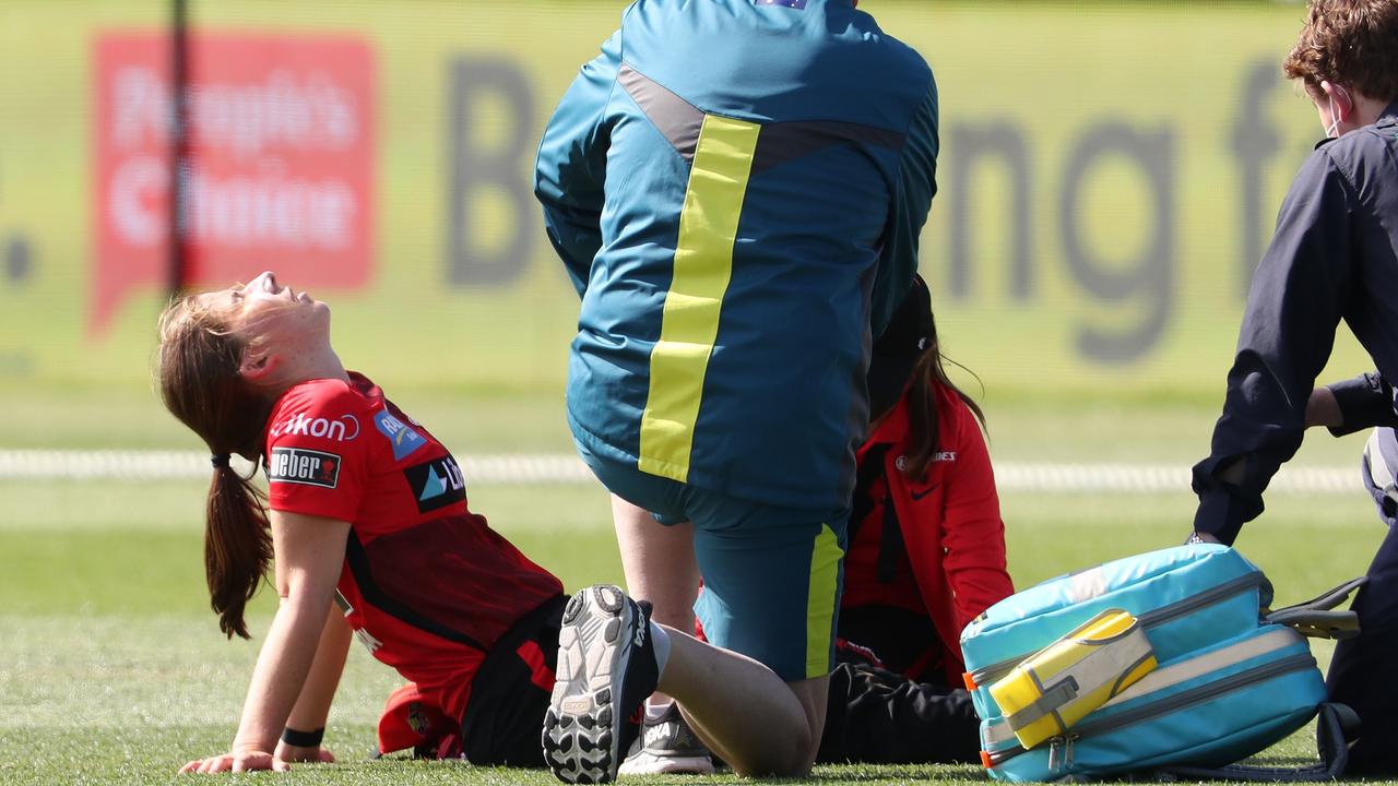 Georgia Wareham was in agony as she ruptured her left ACL during the Renegades’ WBBL clash against Adelaide. Picture: Getty