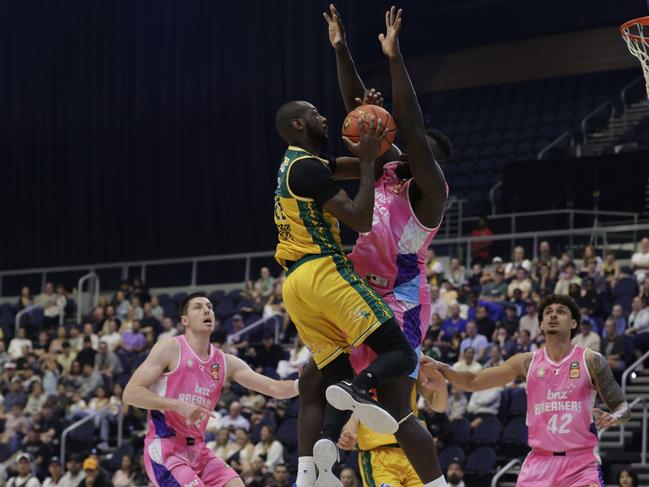 Milton Doyle drives to the basket against NZ Breakers during the NBL Blitz. (Photo by Russell Freeman/Getty Images for NBL)