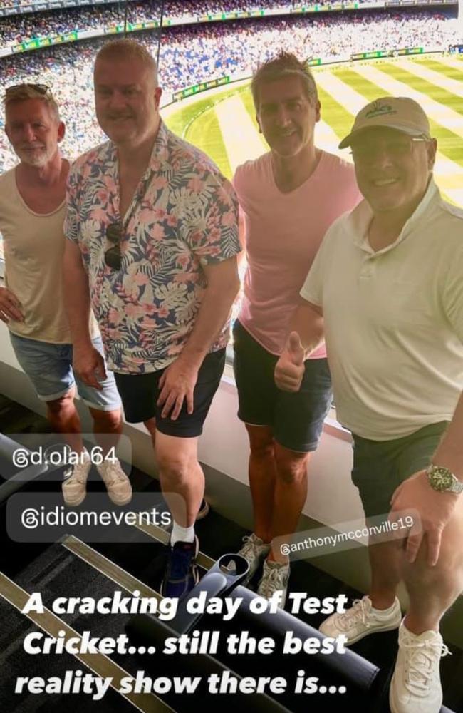 Former Bomber Ricky Olarenshaw (pink T-shirt) with friends and family at the Boxing Day Test. Picture: Instagram