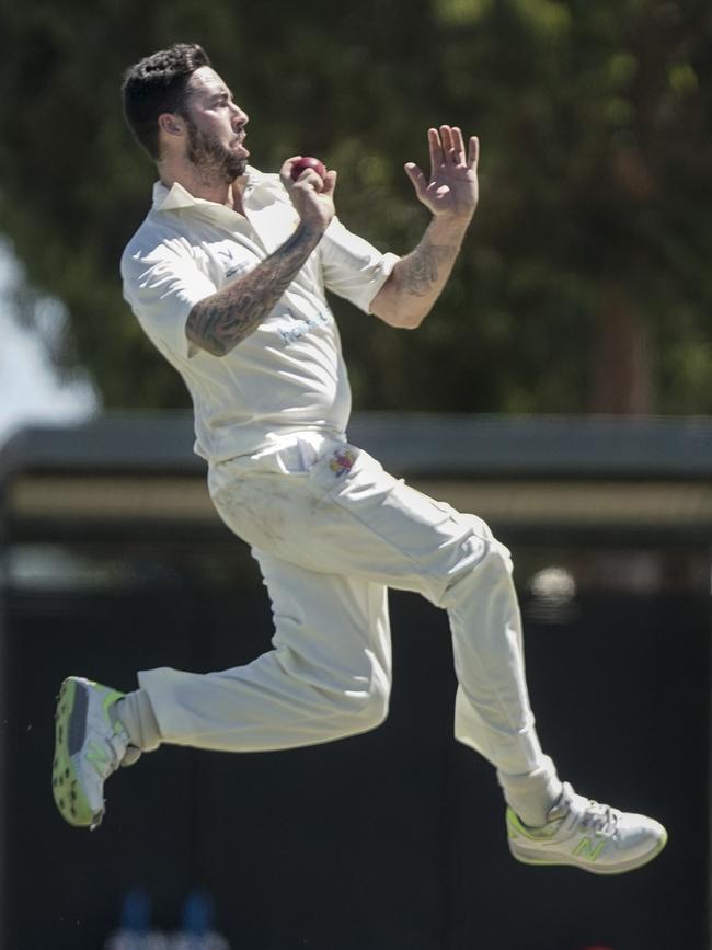 Nathan Lambden charges in for Casey-South Melbourne. Picture: Valeriu Campan