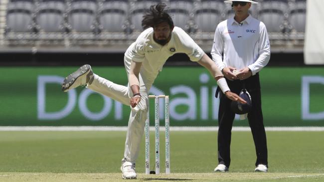 Ishant Sharma struggled on day one in Perth. (AP Photo/Trevor Collens)