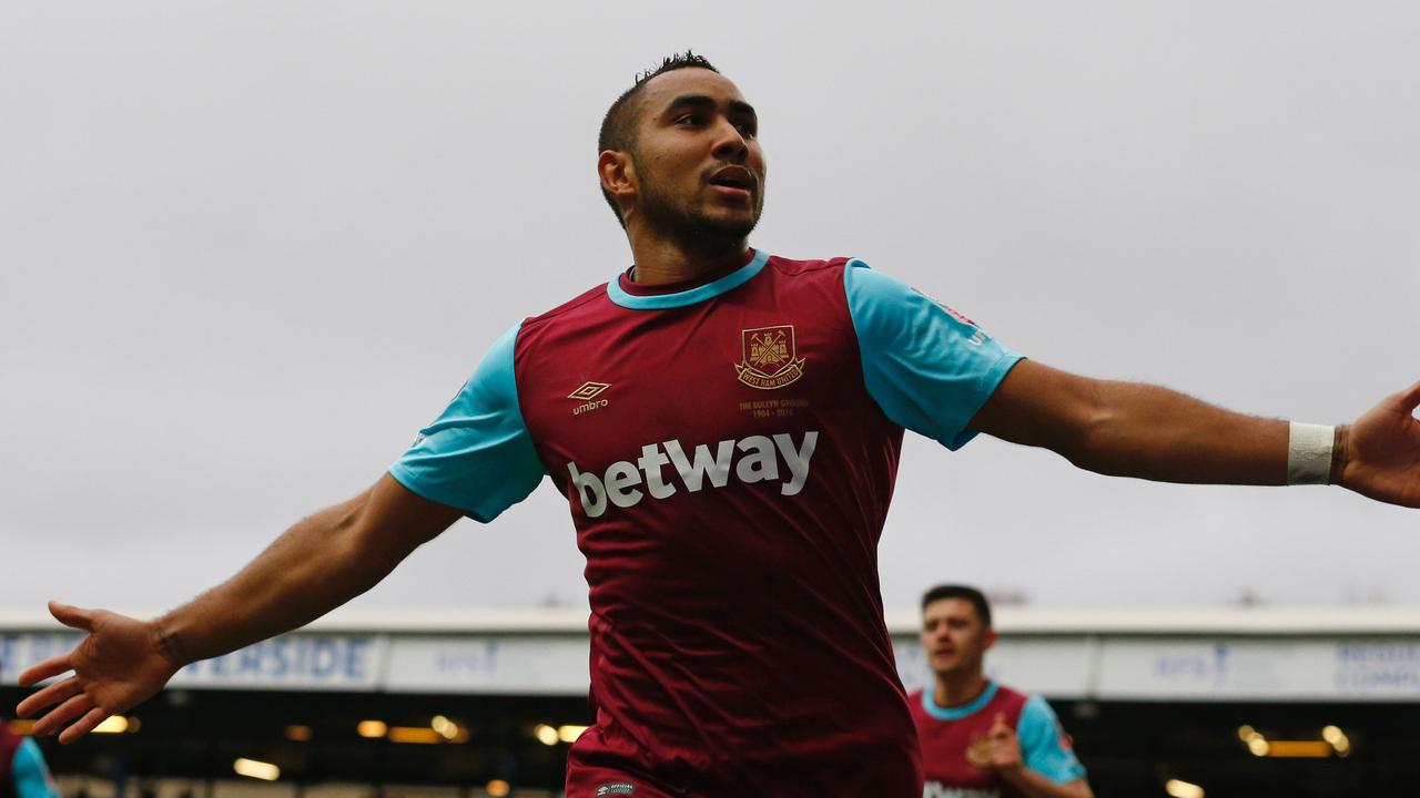 Dimitri Payet while at West Ham. / AFP PHOTO / Lindsey parnaby /