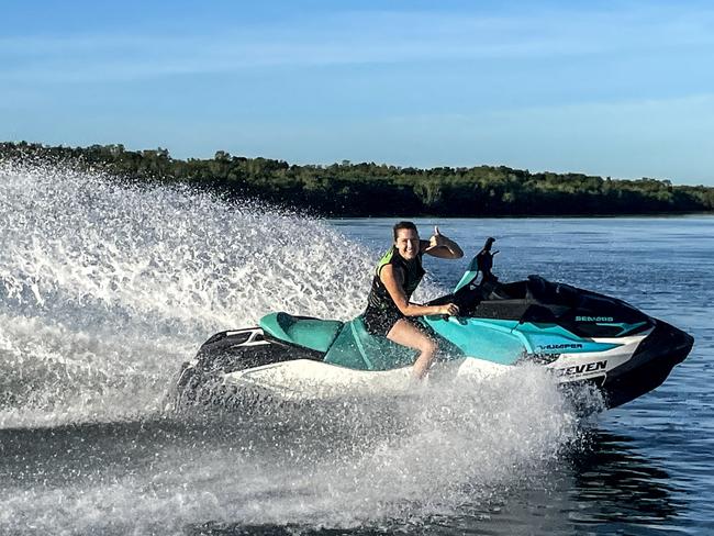 Kate Dinning on 007 Jetskis