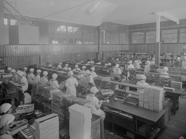 Packaging chocolates at the MacRobertson’s chocolate factory circa 1940. Picture: State Library of Victoria