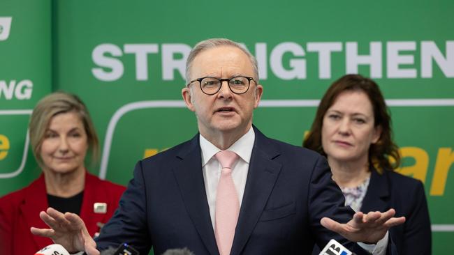 Anthony Albanese on the campaign trail in Western Australia, visiting St John of God Midland Hospital in Perth. Picture: Jason Edwards/NewsWire