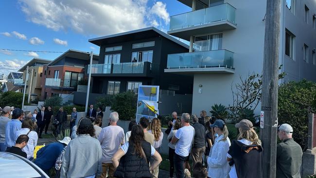 An auction in Tamarama attracted 25 bidders. Picture: Ray White.