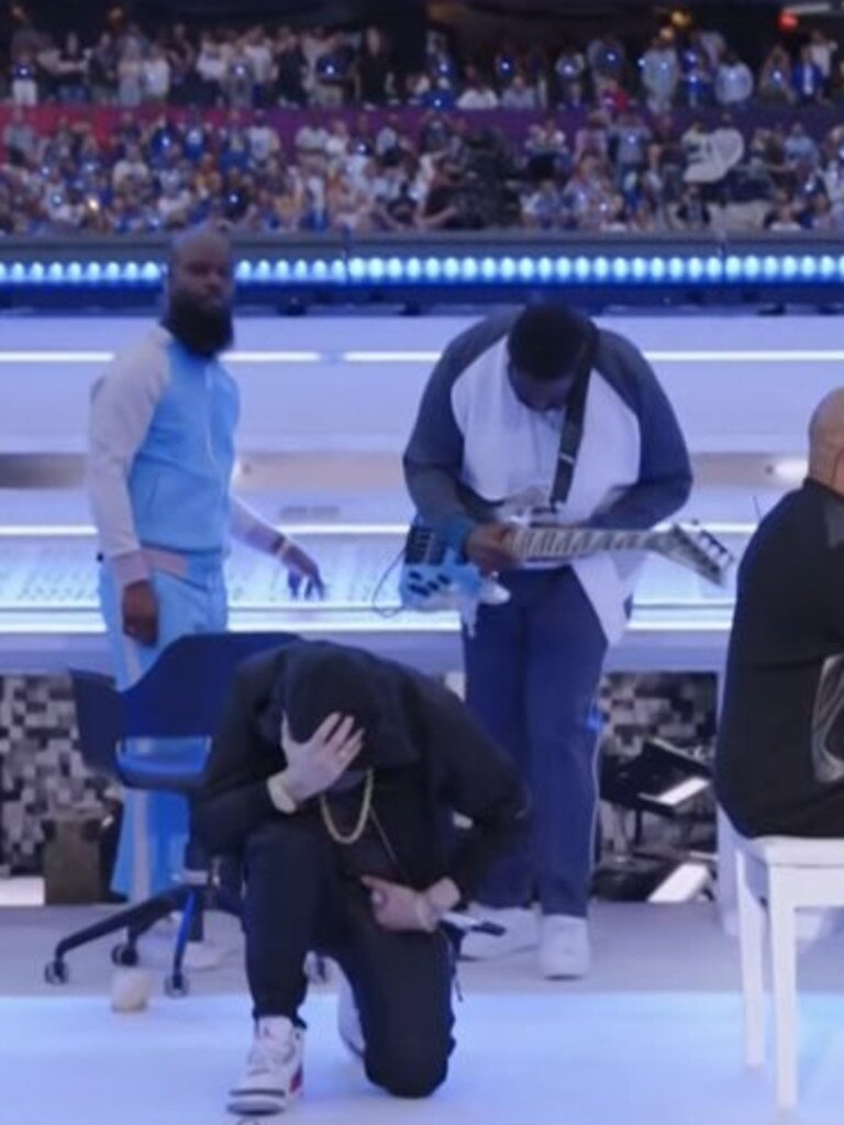 Super Bowl LVI halftime highlights: Eminem takes a knee, 50 Cent