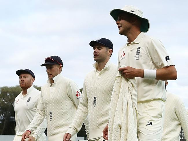 ADELAIDE, AUSTRALIA - DECEMBER 03:  England walk from the ground after bowling Australia out for 442 runs during day two of the Second Test match during the 2017/18 Ashes Series between Australia and England at Adelaide Oval on December 3, 2017 in Adelaide, Australia.  (Photo by Ryan Pierse/Getty Images)