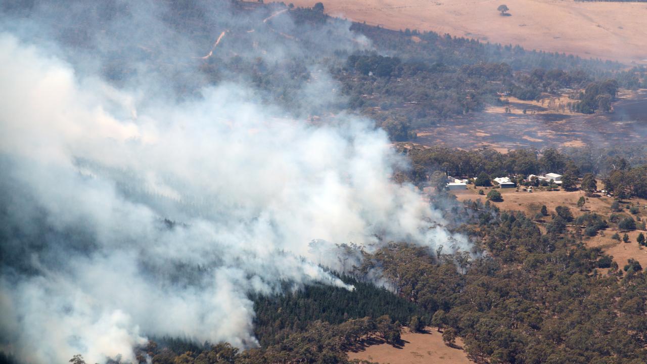 Not Safe To Return: Out Of Control Bushfire Continues To Burn In ...