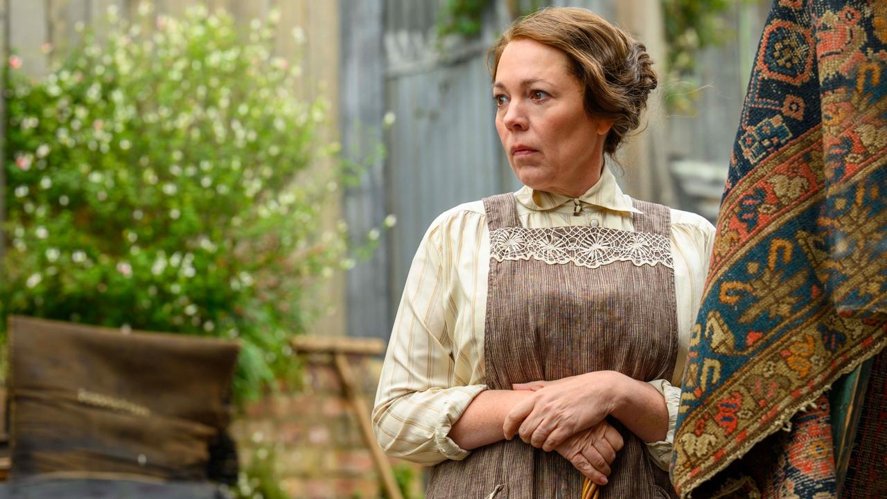 Olivia Colman as poor Edith Swan.