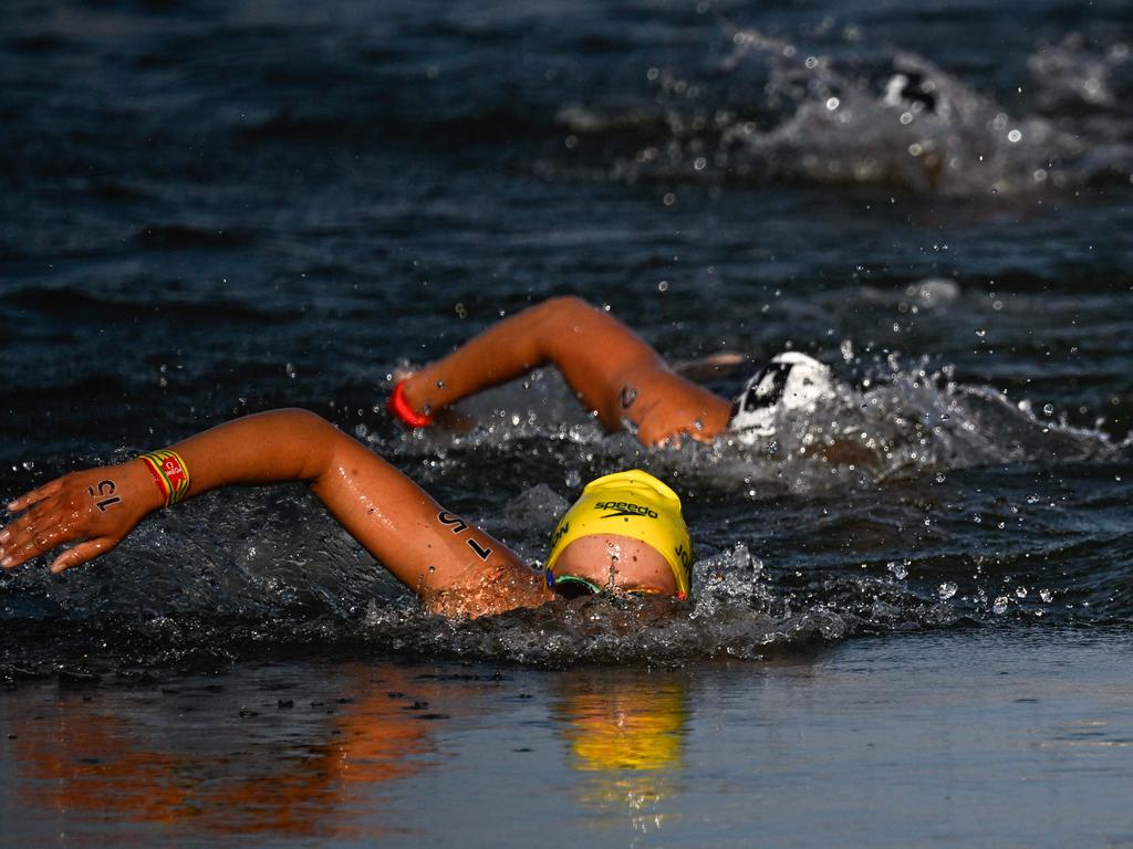 Moesha Johnson fought it out against strong Seine currents. Picture: AFP