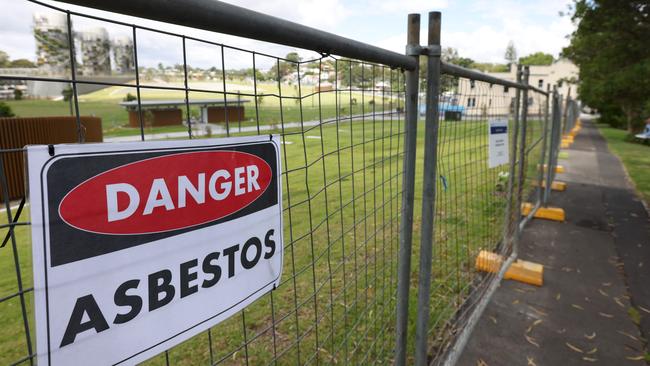 Signage erected on fences around Sydney's Rozelle Parklands after asbestos was found in mulch. Picture: NCA NewsWire / Damian Shaw