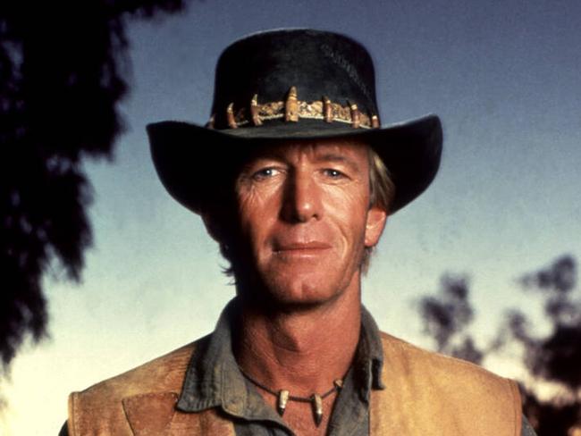 A8DK3J A8DK3J CROCODILE DUNDEE - 1986 Paramount film with Paul Hogan