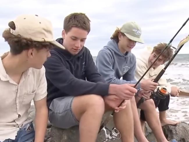 A group of four teens helped save two fishermen at Hallett Cove. Picture : 7 NEWS,