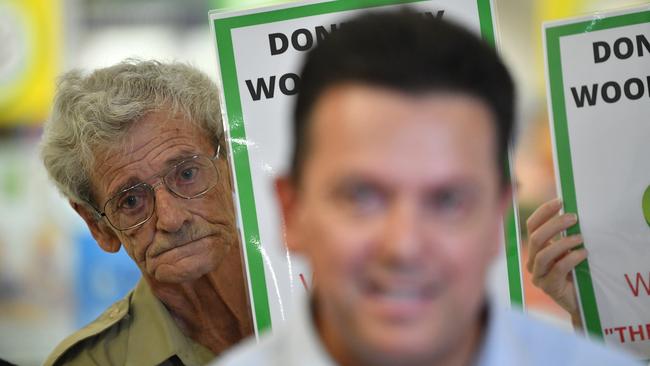 An anti-pokies campaigner behind SA Best Leader Nick Xenophon. Picture: David Mariuz/AAP