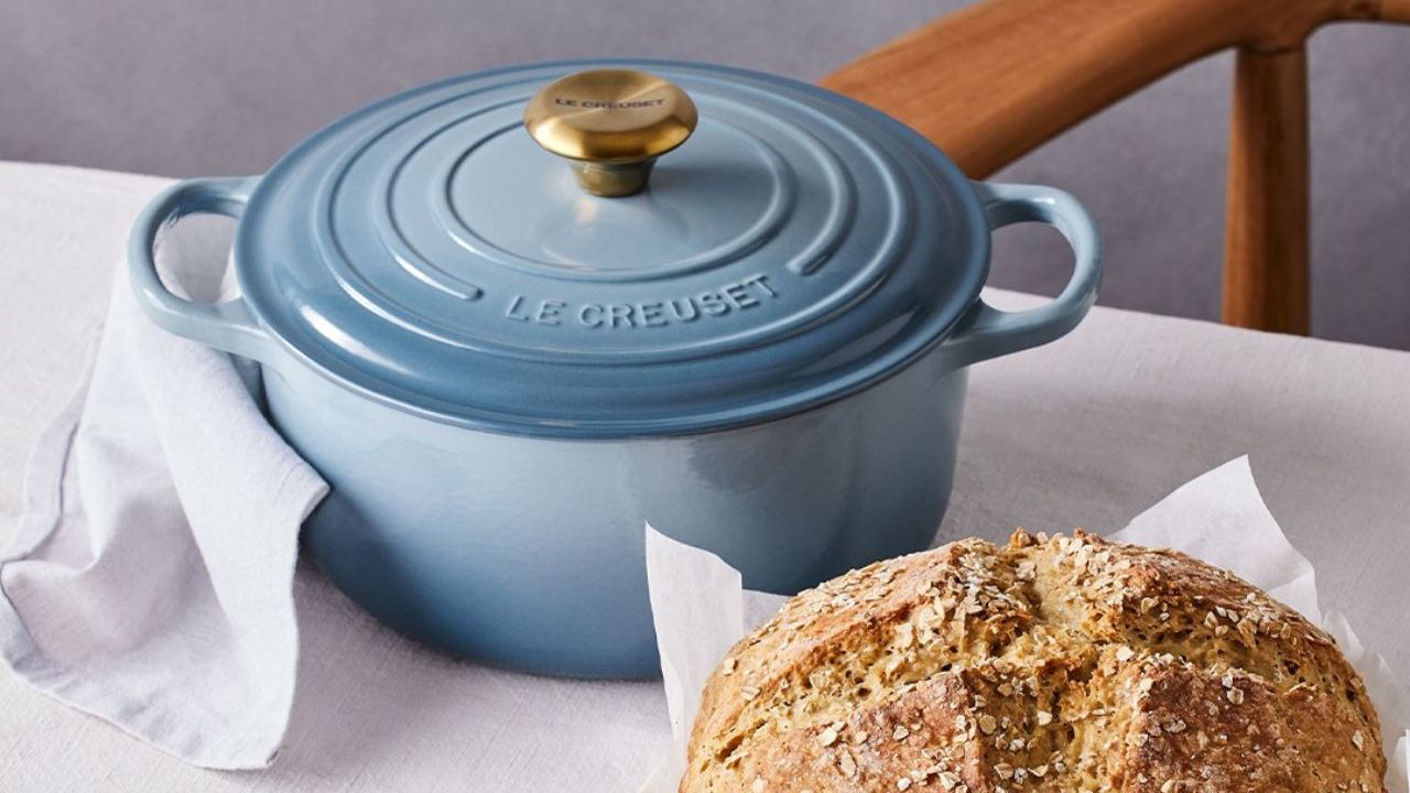 Le Creuset Signature Round Casserole. Picture: Le Creuset.