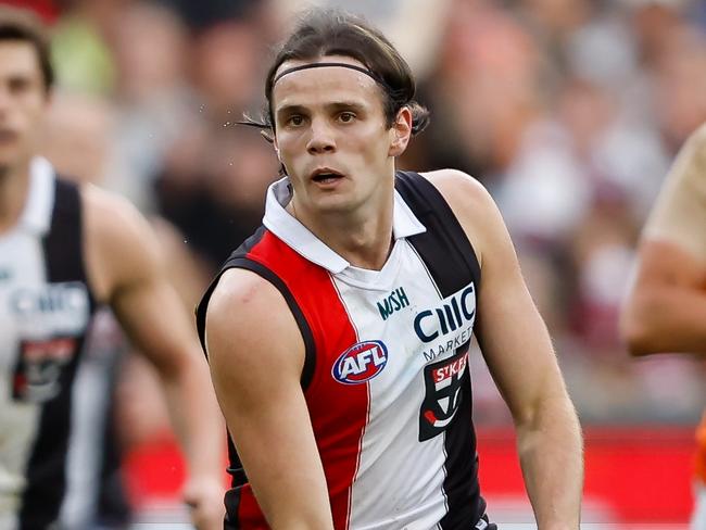 MELBOURNE, AUSTRALIA - SEPTEMBER 09: Hunter Clark of the Saints in action during the 2023 AFL Second Elimination Final match between the St Kilda Saints and the GWS GIANTS at Melbourne Cricket Ground on September 09, 2023 in Melbourne, Australia. (Photo by Dylan Burns/AFL Photos via Getty Images)