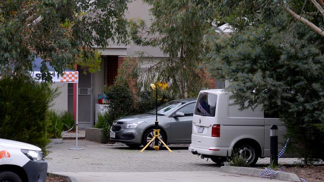 A man’s body was discovered in a Frankston North home. Picture: Andrew Henshaw