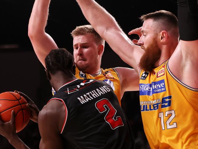 Harry Froling and Aron Baynes suffocated the Hawks as Illawarra’s scoring woes continued. Picture: Mark Kolbe/Getty Images