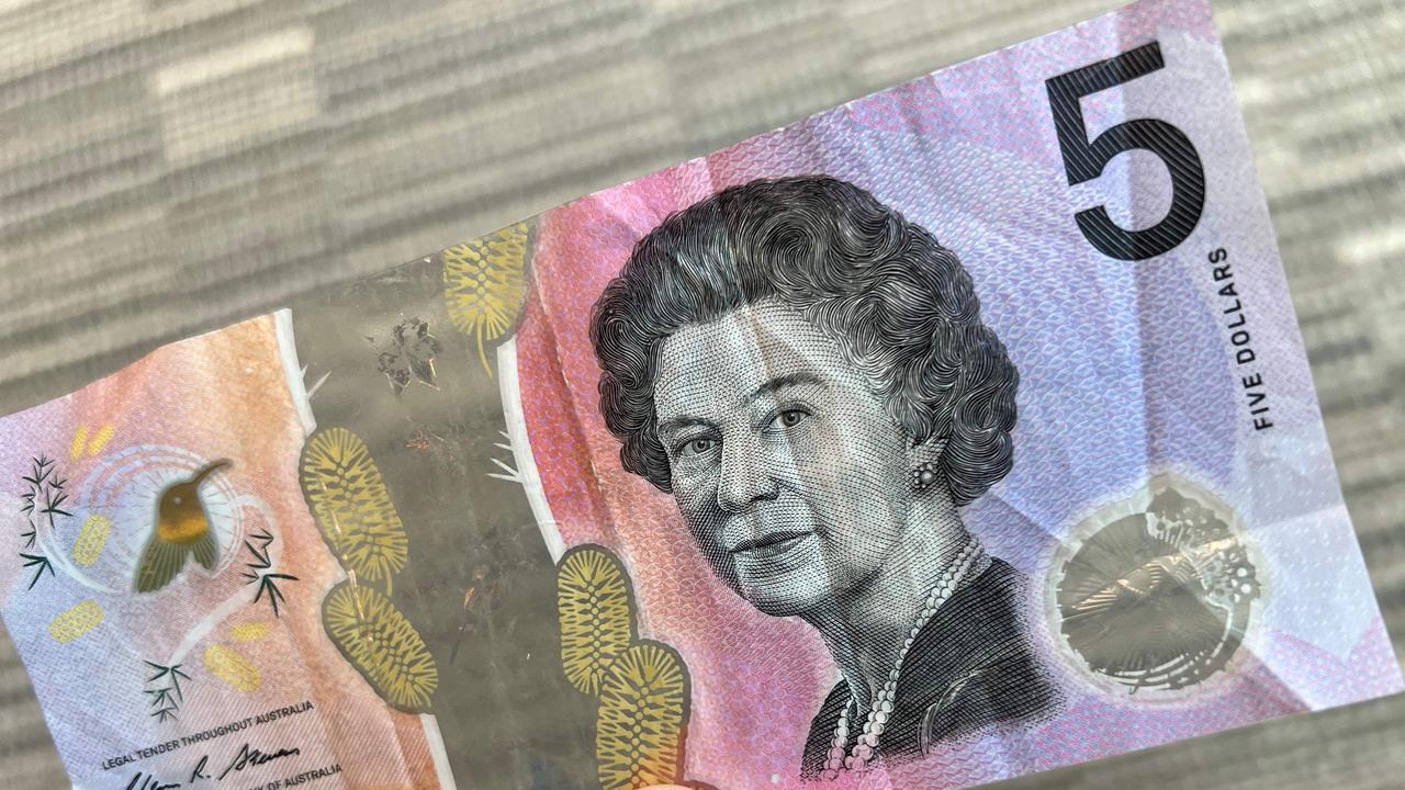 The existing $5 note with the Queen’s image. Picture: AFP