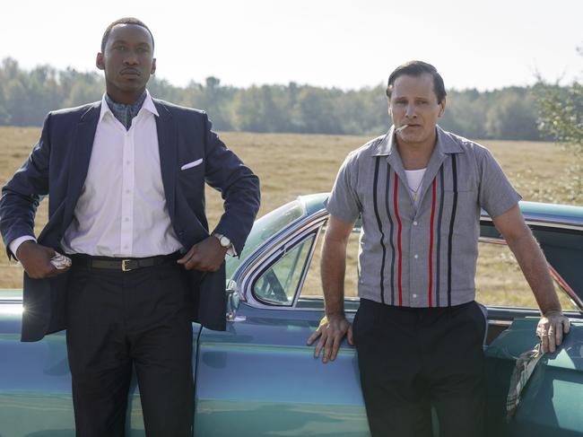 Mahershala Ali as Dr Don Shirley and Viggo Mortensen as Tony Lip in Green Book.