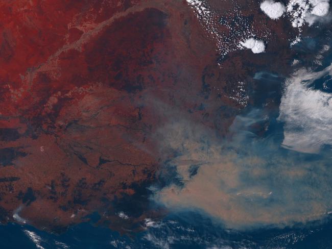 Himawari-8 Satellite image of South Eastern Australia showing smoke from the summer bushfires.