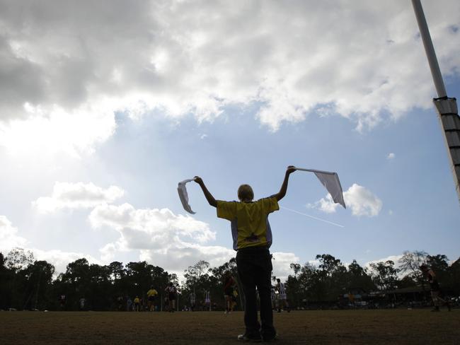 Too many umpires are leaving the role due to on-field abuse, EDFL leaders say.