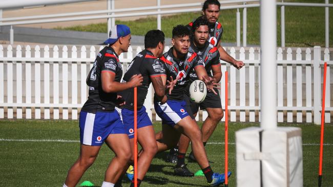 The Warriors are throwing themselves back into training. Photo: AAP Image/David Gray