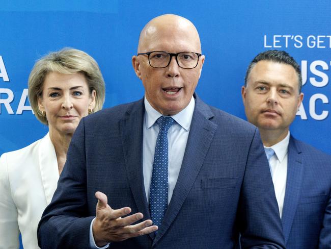 MELBOURNE, AUSTRALIA - NewsWire Photos - January 13, 2025: Opposition Leader Peter Dutton Speaks at press conference in Rowville. Picture: NewsWire / David Geraghty