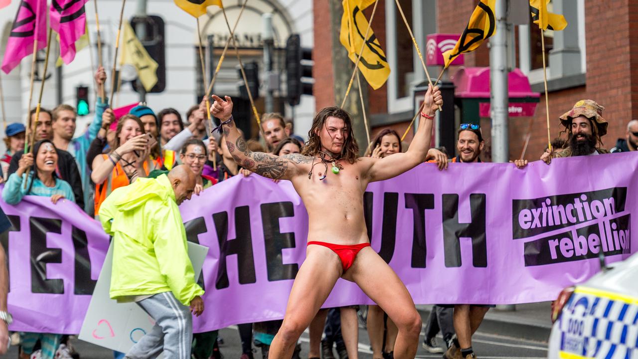 Climate Change Protesters Strip Naked in UK Parliament to 