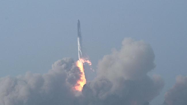 The SpaceX Starship lifts off from the launchpad. Picture: AFP