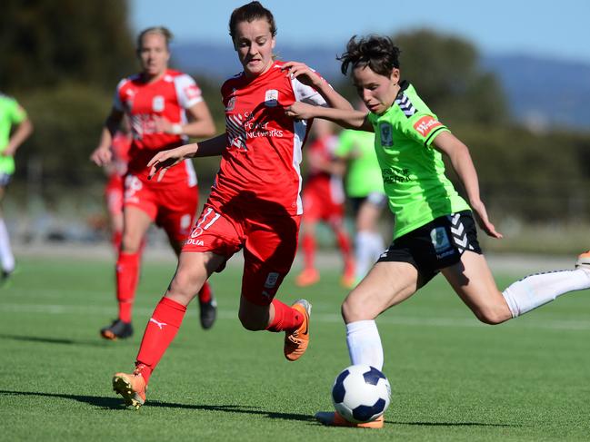 Isabel Hodgson playing for Adelaide United in a W-League clash with Canberra United in 2014. Picture: Tom Huntley