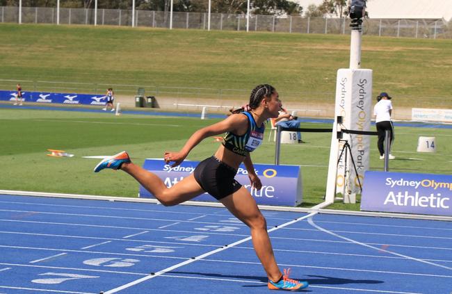 Rosemeadow’s Damita Betham has eclipsed a 25-year-old record at the NSW Athletics All Schools Championships last week.