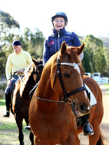 Pru Cotton on Motspur and Brian Connelly on Prevailing.