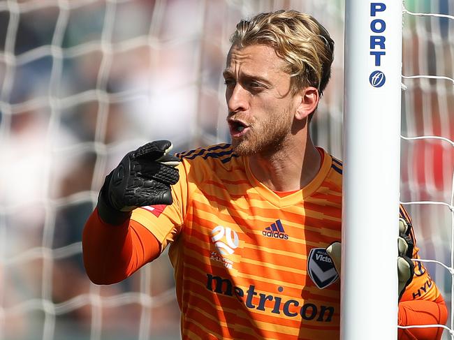 GEELONG, AUSTRALIA - DECEMBER 08: Victory goalkeeper Lawrence Thomas  gestures during the round nine A-League match between Western United and Melbourne Victory at GMHBA Stadium on December 08, 2019 in Geelong, Australia. (Photo by Robert Cianflone/Getty Images)