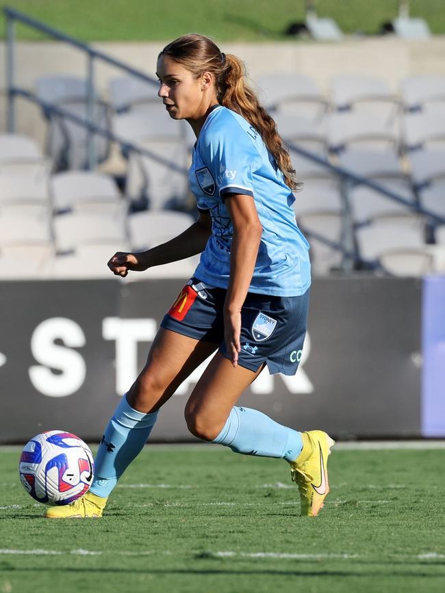 Teenager Indiana Dos Santos in her A League Women's debut for Sydney FC