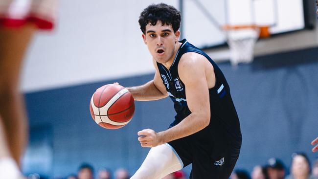 Brisbane Grammar guard Lebron Brooks gets to his spot in round eight of the season. Picture courtesy of Cassidy Muir Photography.