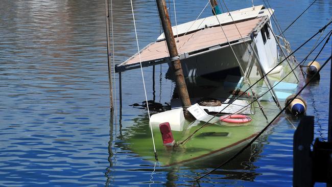 Pearling Antonia sank at Townsville in 2008.